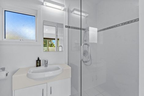 Photo of property in 127 Browns Bay Road, Browns Bay, Auckland, 0630