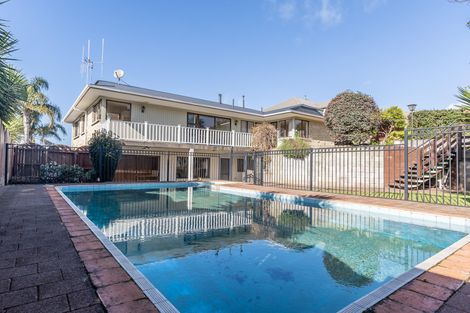 Photo of property in 21 Madill Road, St Andrews, Hamilton, 3200