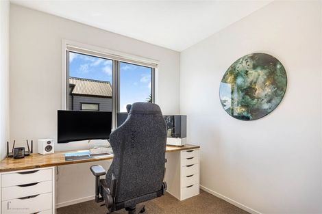 Photo of property in 15 Pakoro Close, Hobsonville, Auckland, 0618