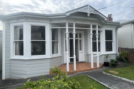 Photo of property in 19 Myrtle Crescent, Mount Cook, Wellington, 6021