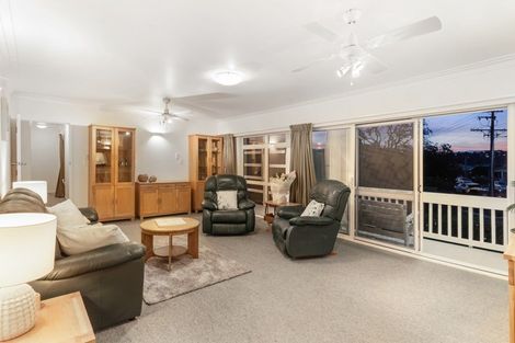 Photo of property in 220 Centreway Road, Orewa, 0931
