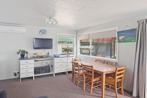 Photo of property in 49 Thomas Place, Foxton Beach, Foxton, 4815