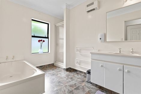Photo of property in 71 Railway Road, Dalefield, Carterton, 5791