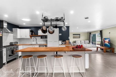 Photo of property in 30 Settlement Road, Kaiwaka, 0573