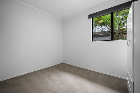 Photo of property in 28 Elizabeth Drive, West Harbour, Auckland, 0618