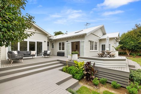 Photo of property in 66 Paynters Avenue, Strandon, New Plymouth, 4312