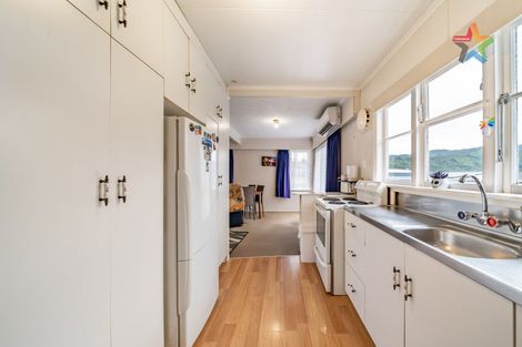 Photo of property in 52 Russell Road, Wainuiomata, Lower Hutt, 5014