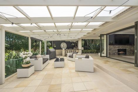 Photo of property in 12a Wainoni Heights, Greenhithe, Auckland, 0632