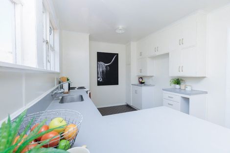 Photo of property in 2f1 Takatimu Way, Johnsonville, Wellington, 6037