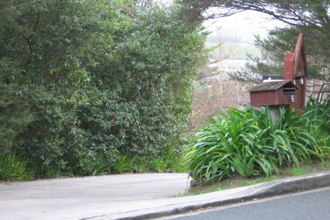 Photo of property in 28 Pohutukawa Avenue, Red Beach, 0932