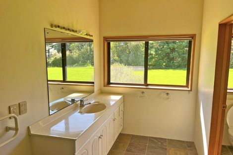 Photo of property in 1025 Takatu Road, Tawharanui Peninsula, Matakana, 0986