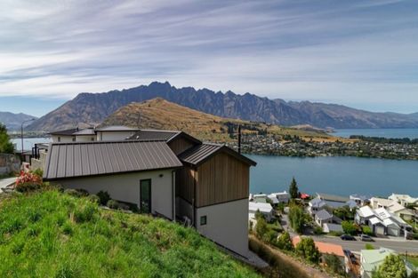 Photo of property in 3 Conifer Lane, Queenstown, 9300