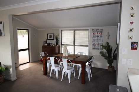 Photo of property in 30 Grove Road, Papakura, 2110