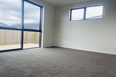 Photo of property in 17 Cronshaw Road, Karaka, 2113