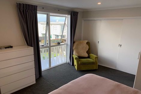 Photo of property in 10 Touhou Road, Hobsonville, Auckland, 0616