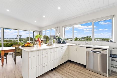 Photo of property in 328 Omaha Flats Road, Tawharanui Peninsula, Warkworth, 0986
