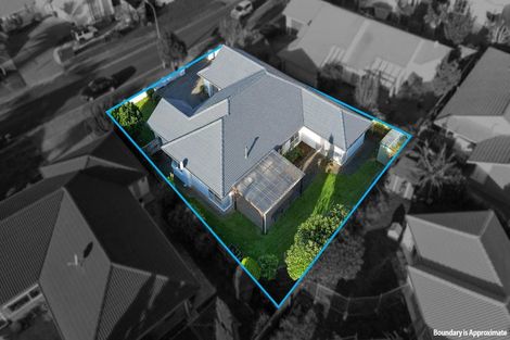 Photo of property in 8 Yarlside Place, Northpark, Auckland, 2013