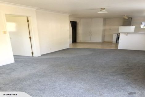 Photo of property in 26 Kingsclere Place, Goodwood Heights, Auckland, 2105