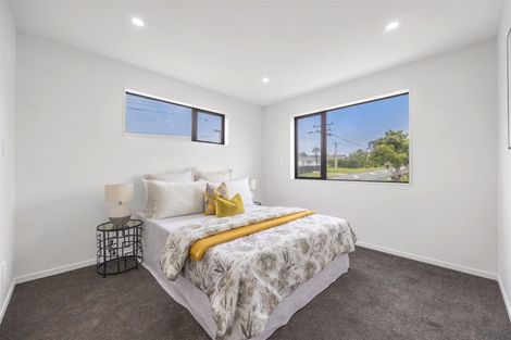 Photo of property in 49b Golf Road, New Lynn, Auckland, 0600