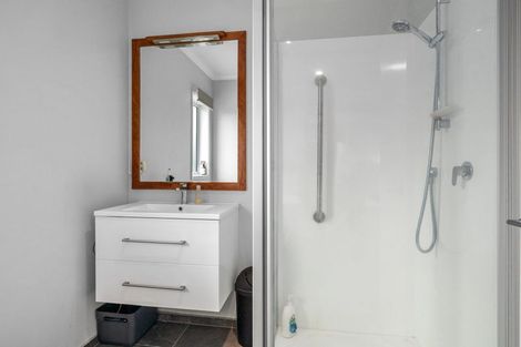 Photo of property in 5 Minerva Avenue, Helensville, 0800