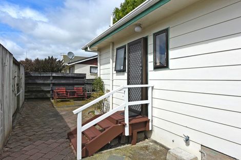 Photo of property in 52f1- Henry Street, Ebdentown, Upper Hutt, 5018