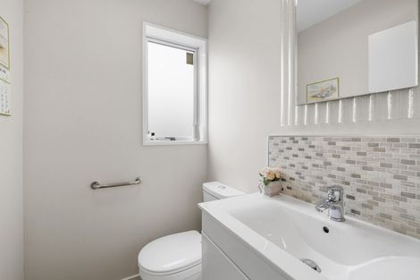 Photo of property in 33 Glenburn Place, Avonhead, Christchurch, 8042