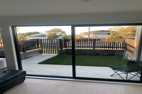 Photo of property in 642b Massey Road, Mangere, Auckland, 2022