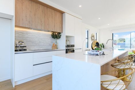 Photo of property in 952f East Coast Road, Northcross, Auckland, 0632