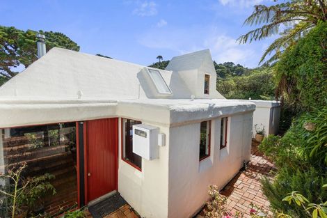 Photo of property in 22 Rakeiora Grove, Korokoro, Lower Hutt, 5012