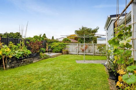 Photo of property in 14 Kowhai Street, Strandon, New Plymouth, 4312