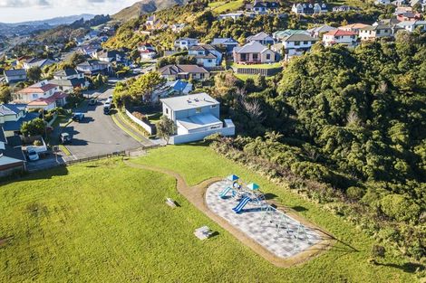 Photo of property in 7 Pikitanga Close, Tawa, Wellington, 5028