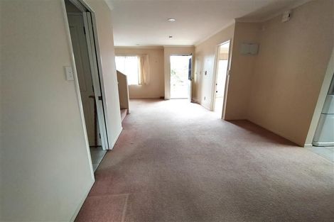 Photo of property in 11 Woodridge Avenue, Northcross, Auckland, 0630