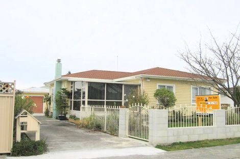 Photo of property in 146 Gloucester Street, Taradale, Napier, 4112