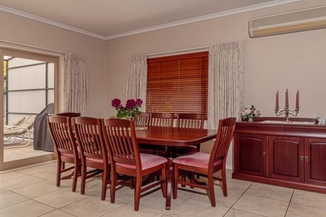 Photo of property in 17a Hetley Crescent, Taradale, Napier, 4112