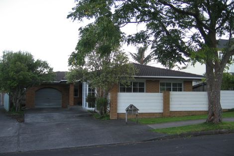 Photo of property in 14 Glucina Avenue, West Harbour, Auckland, 0618