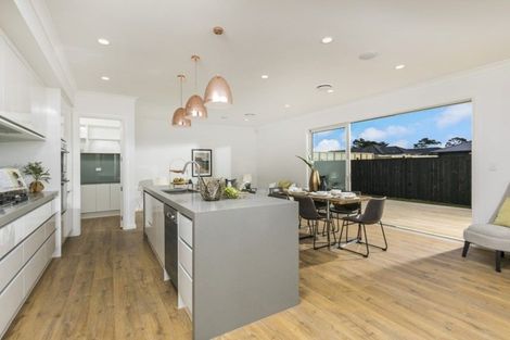 Photo of property in 66 Taikura Avenue, Red Beach, 0932