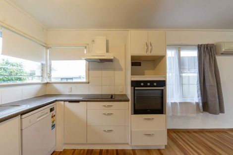 Photo of property in 2 Windsor Road, Maeroa, Hamilton, 3200