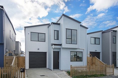 Photo of property in 110 Bellbird Street, Papakura, 2110
