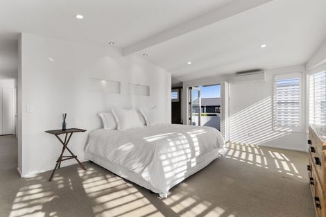 Photo of property in 1/2 Holiday Road, Milford, Auckland, 0620