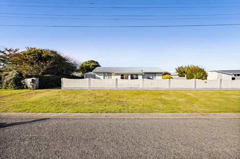 Photo of property in 7 Grey Street, Normanby, Hawera, 4614