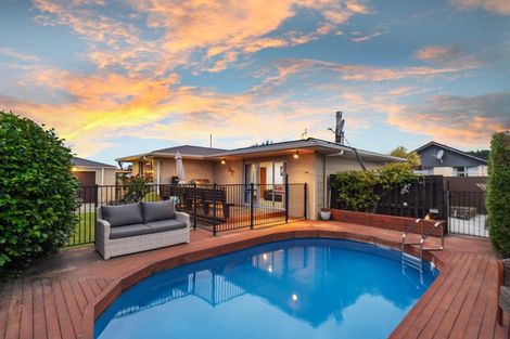 Photo of property in 123 Queenspark Drive, Parklands, Christchurch, 8083