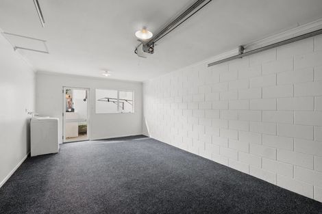 Photo of property in 1 Strandon Place, Strandon, New Plymouth, 4312