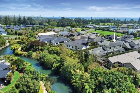 Photo of property in 8b Sampson Avenue, Waiwhakaiho, New Plymouth, 4312