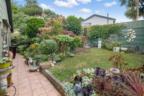 Photo of property in 43 Bassett Road, Johnsonville, Wellington, 6037