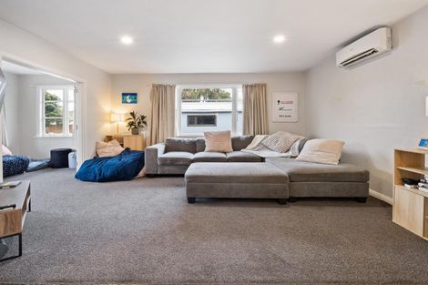Photo of property in 53 Cutts Road, Russley, Christchurch, 8042