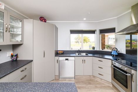 Photo of property in 101 Peter Hall Drive, Kelvin Grove, Palmerston North, 4414