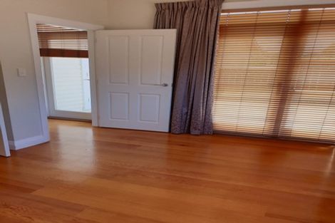 Photo of property in 333 The Parade, Island Bay, Wellington, 6023