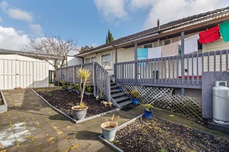 Photo of property in 10 Bishop Street, Green Bay, Auckland, 0604
