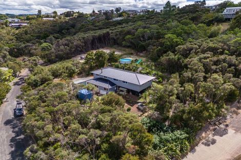 Photo of property in 8 Kaipatiki Rise, Haruru, 0204