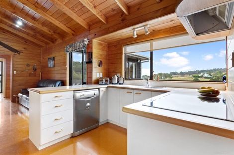Photo of property in 39 Pipitiwai Drive, Helensville, Kaukapakapa, 0871